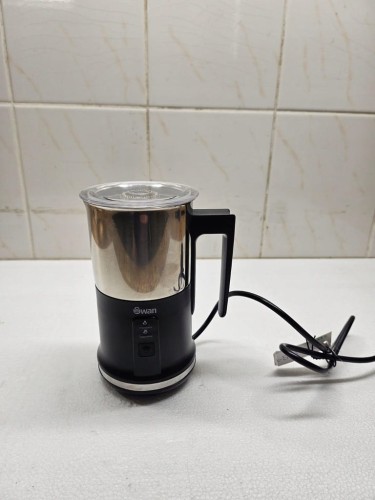 Spieniacz do mleka Swan SK33020BLKN 500W czarny/srebrny
