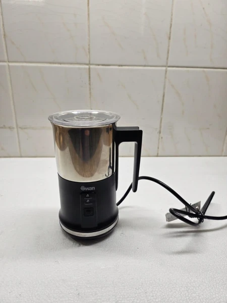 Spieniacz do mleka Swan SK33020BLKN 500W czarny/srebrny