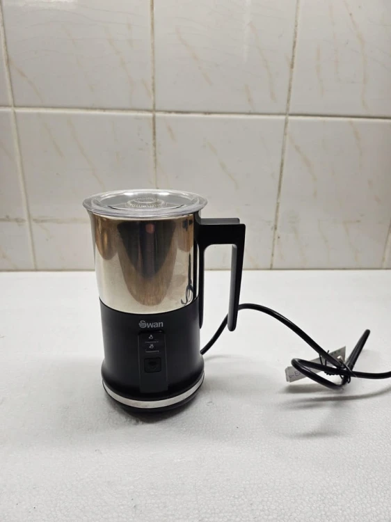 Spieniacz do mleka Swan SK33020BLKN 500W czarny/srebrny