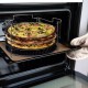 Relaxdays Zestaw 4 blach do pizzy na stojaku
