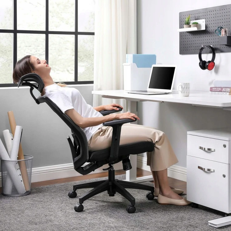 Ergonomiczne krzesło biurowe SONGMICS regulowany fotel z zagłówkiem, czarny