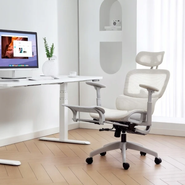 Ergonomiczne krzesło biurowe z podnóżkiem HOMCOM regulowane beżowe
